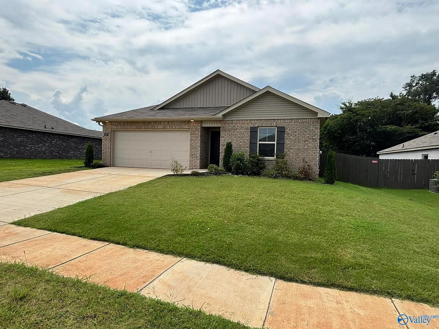 4 bed, 2.0 bath, 1495 sqft, $2,200 — Photo 3