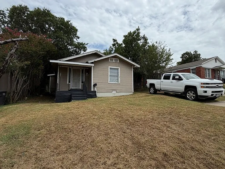 5212 Bonnell Ave — Photo 2