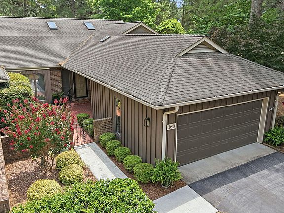 3rd image of 160 Fairway Drive