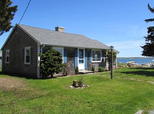 19 Pleasantview Ave, Mattapoisett, MA 02739