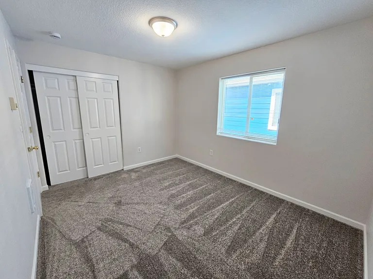 9833 N Lombard St — Photo 17