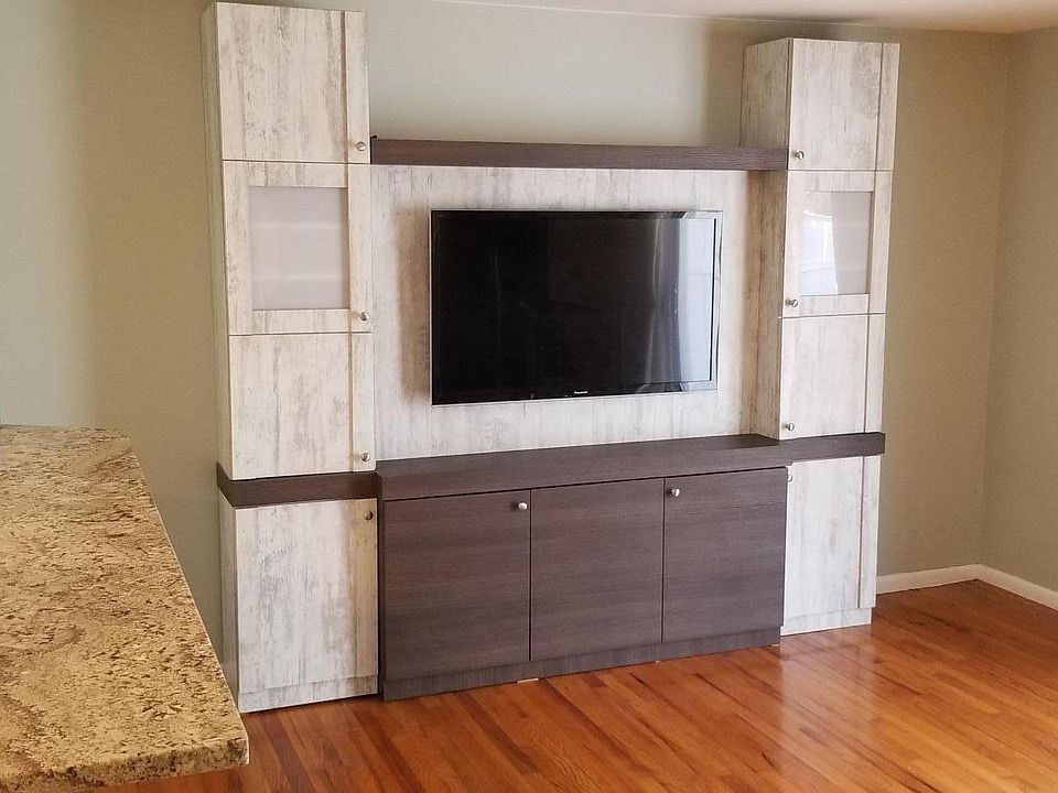 Entertainment center included