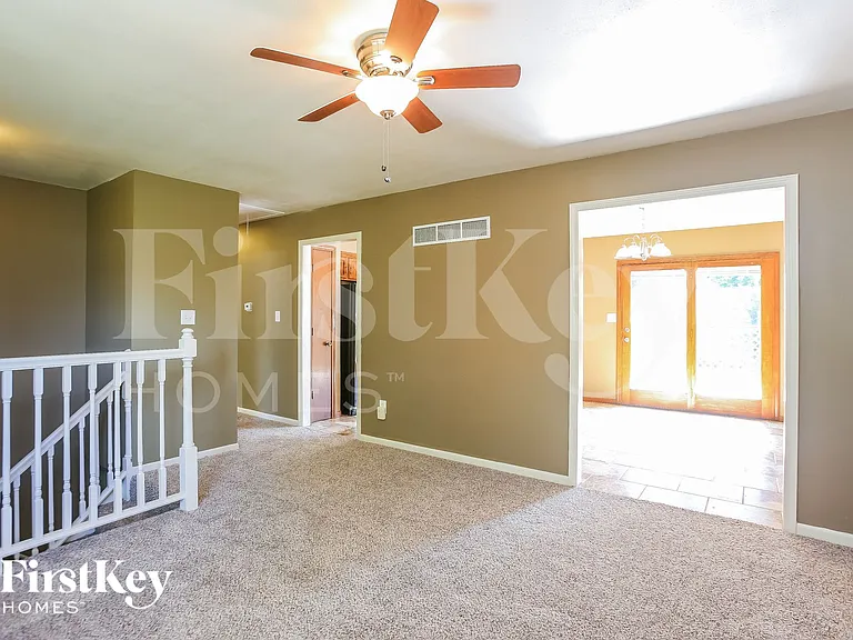 16005 E Cogan Ln — Photo 4