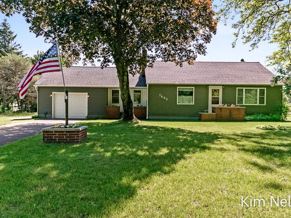 7692 S 80th Ave, Rothbury, MI 49452