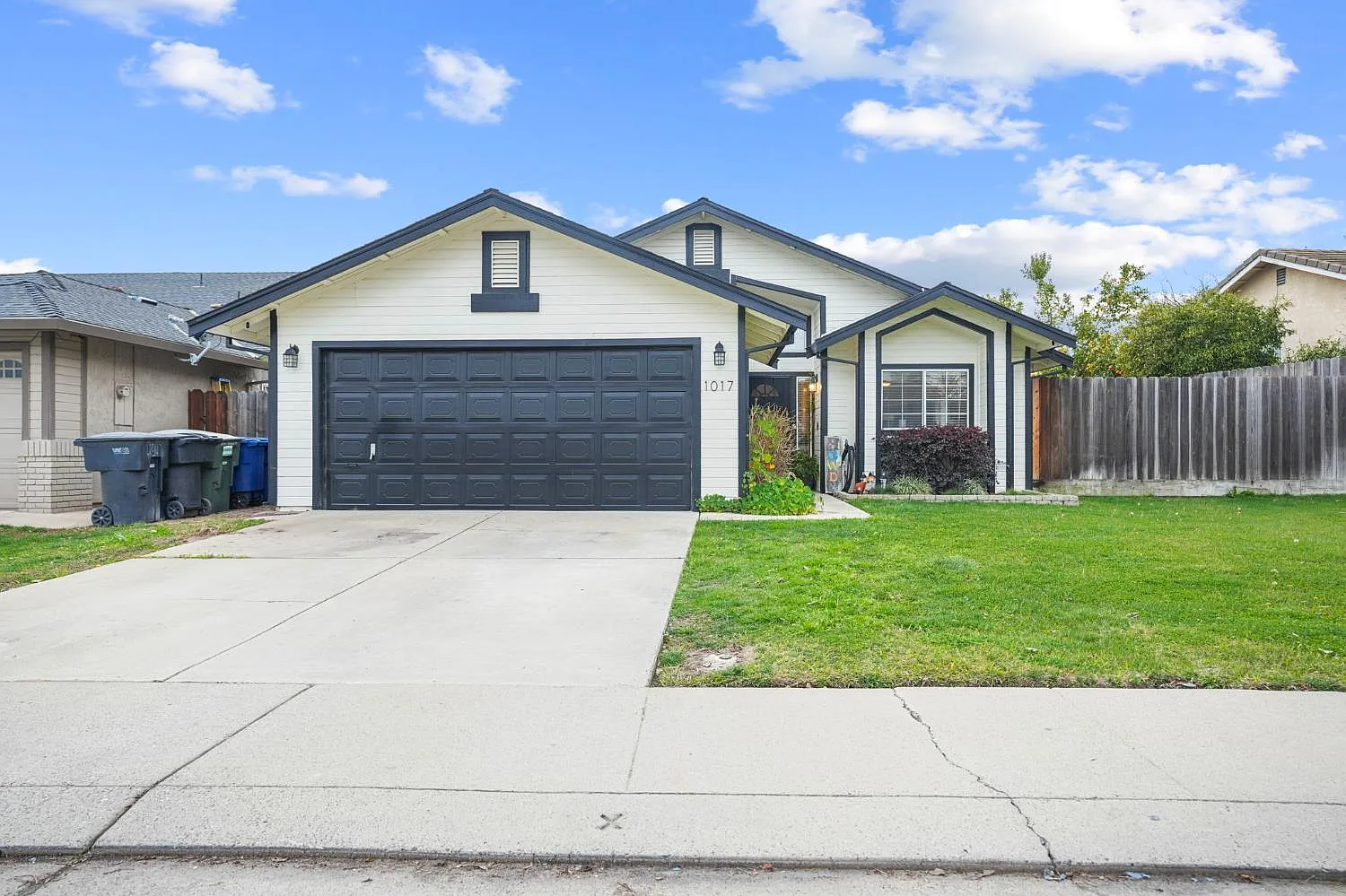 1017 Jayhawk Way photo 1