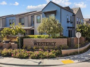 140 Farmhouse Dr #4, Simi Valley, CA 93065