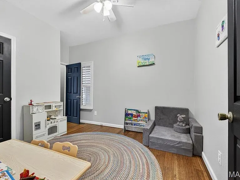 4161 Flad Ave — Photo 16