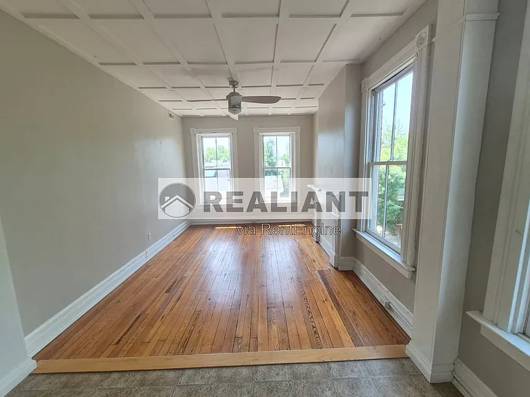 424 Emma St #301 — Photo 7