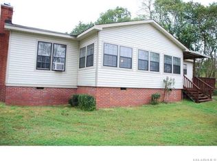 203 Briar Loop Rd, Deatsville, AL 36022