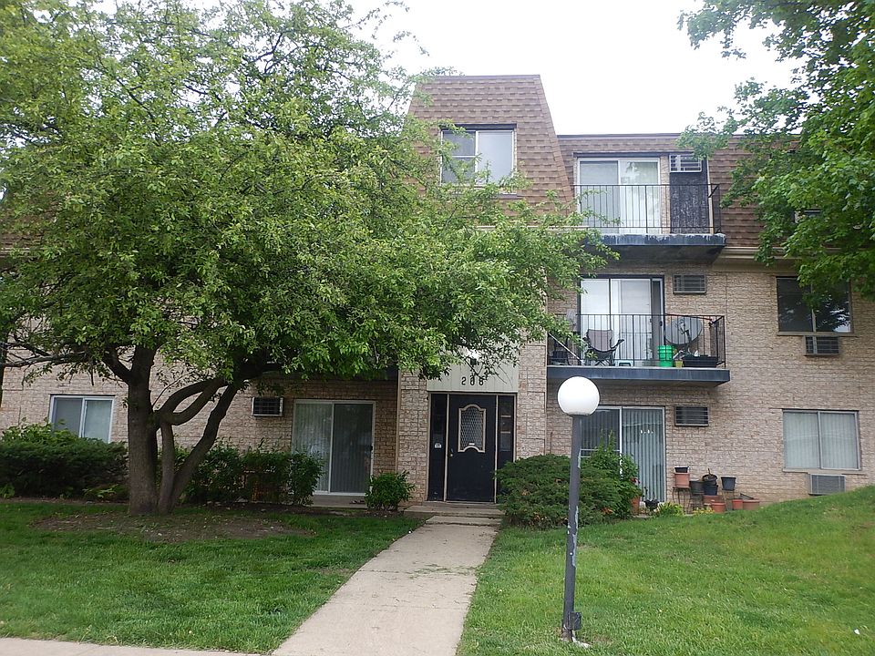 1st image of 208 Shorewood Dr APT 1C