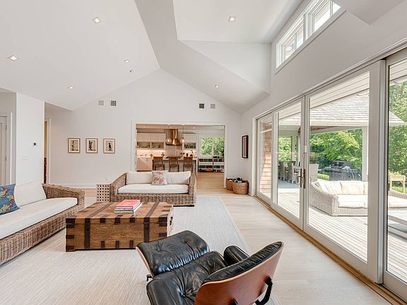 4th image of 8 Albertines Ln
