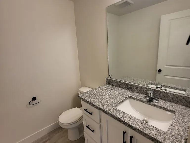 1002 E 1300 S — Photo 15