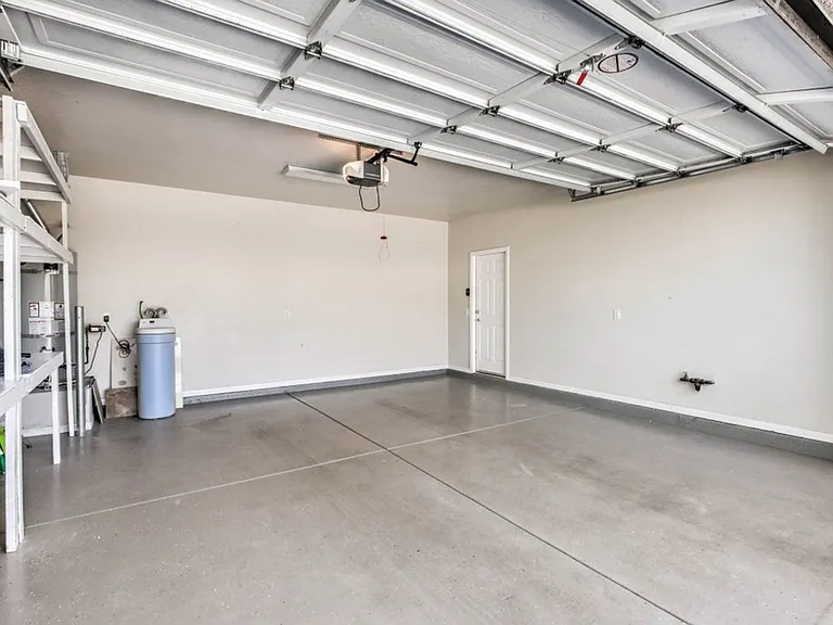 10517 Howling Coyote Ave — Photo 25