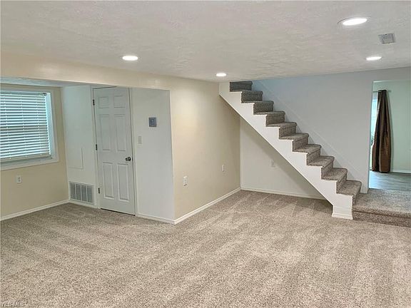 3rd image of 122 Lauder Ave NW