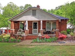 595 W Wilson Ave, Mooresville, NC 28115