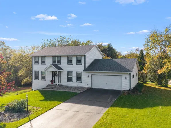 12252 Whispering Winds Dr, Roscoe, IL 61073