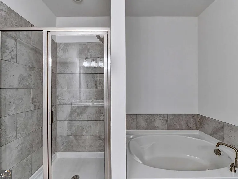 477 Danville Ave — Photo 37