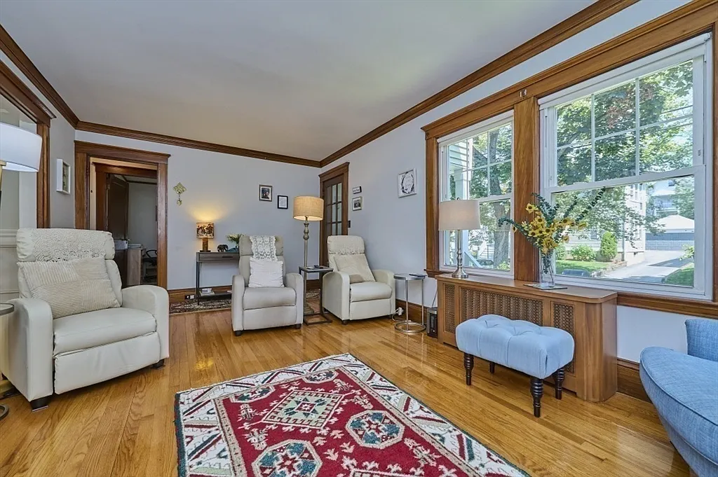 3 bed, 1.0 bath, 1150 sqft, $3,500 — Photo 4