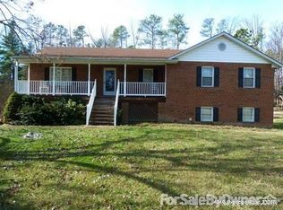 4340 Oxbridge Rd, North Chesterfield, VA 23236