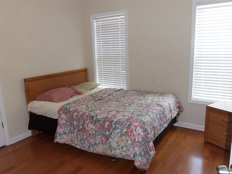 2033 Winston Diamond Ct — Photo 12