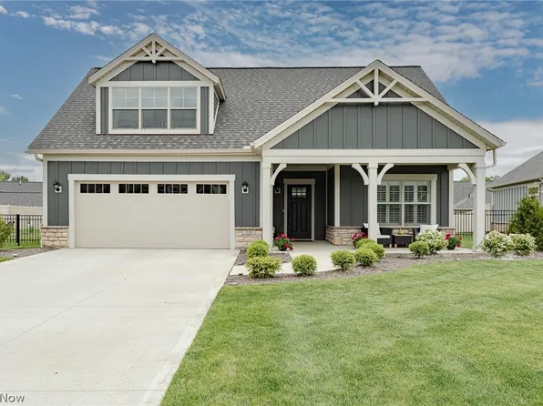 231 Elm Ln, Akron, OH 44333