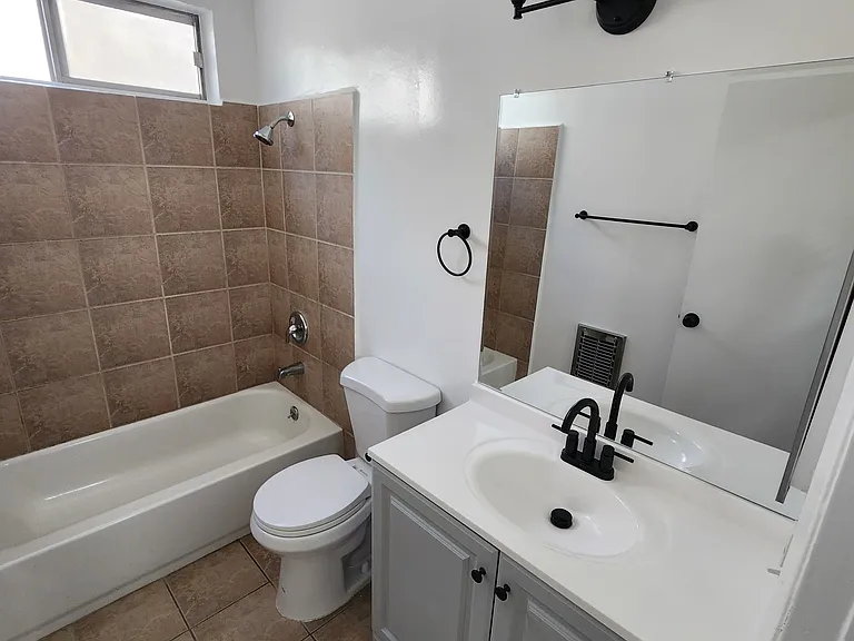 7332 Variel Ave #14 — Photo 6