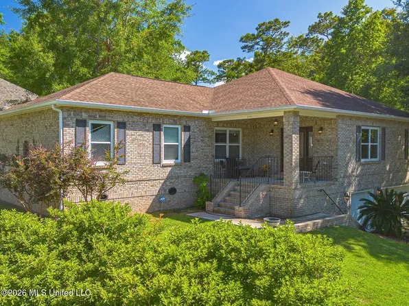 6541 Alakoko Dr, Diamondhead, MS 39525