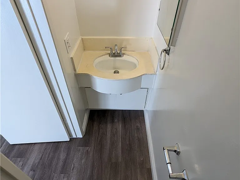 589 Fairview Ave — Photo 7