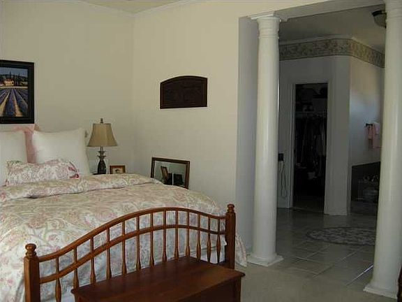 5th image of 1701 Laurelwood Ln