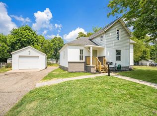 414 E Broadway St, Three Rivers, MI 49093