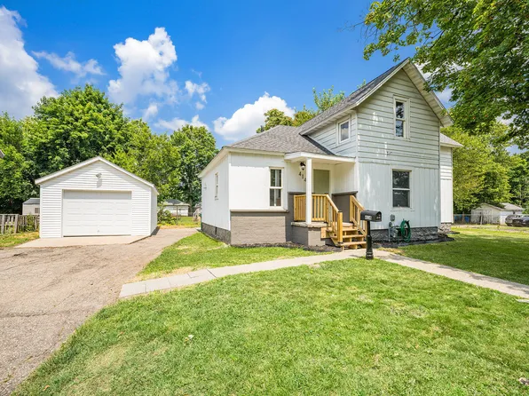 414 E Broadway St, Three Rivers, MI 49093