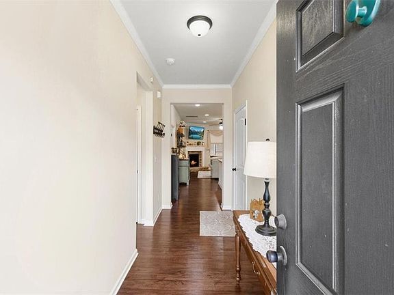 5th image of 151 Point View Dr