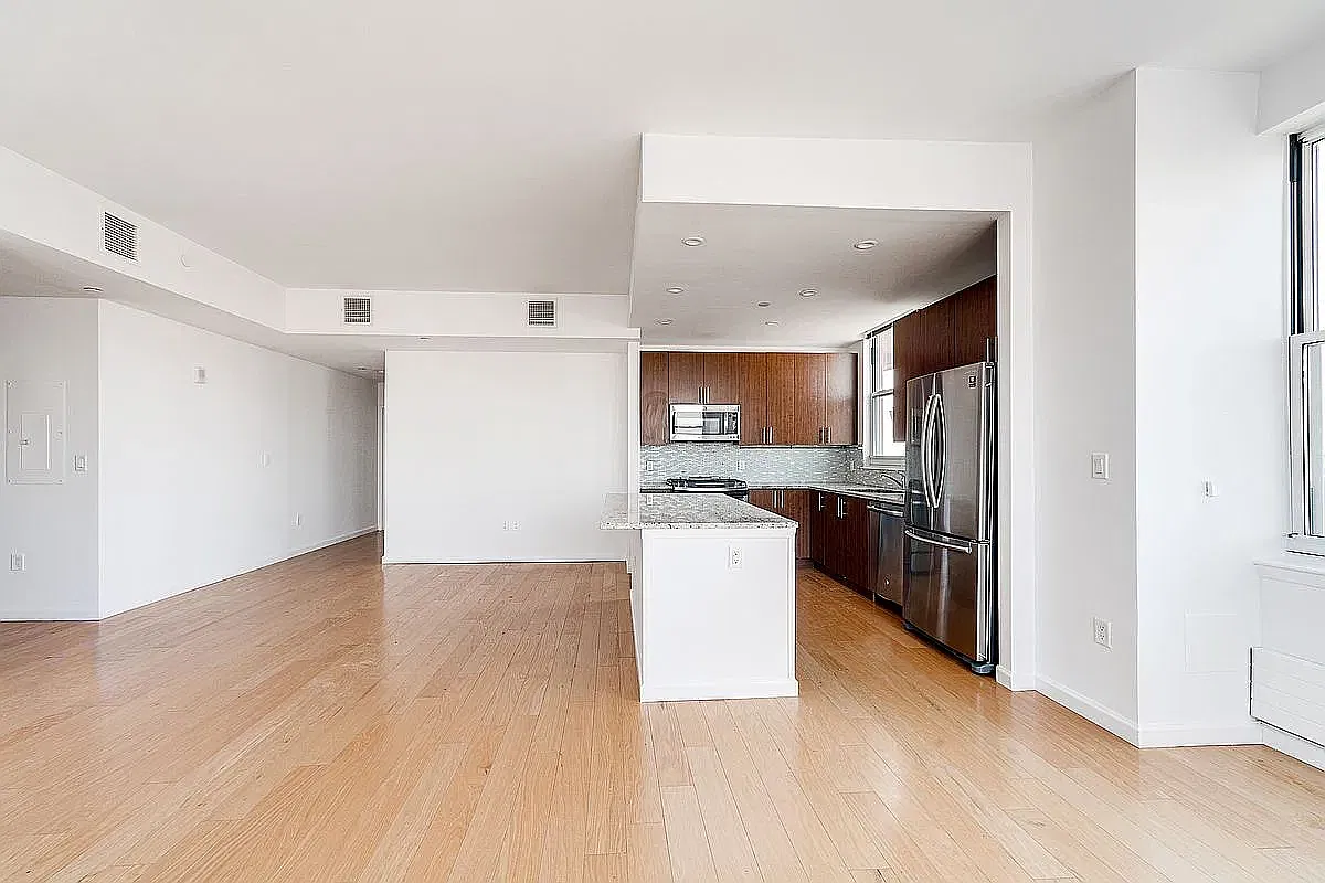 2 bed, 1300 sqft, $4,500 — Photo 4