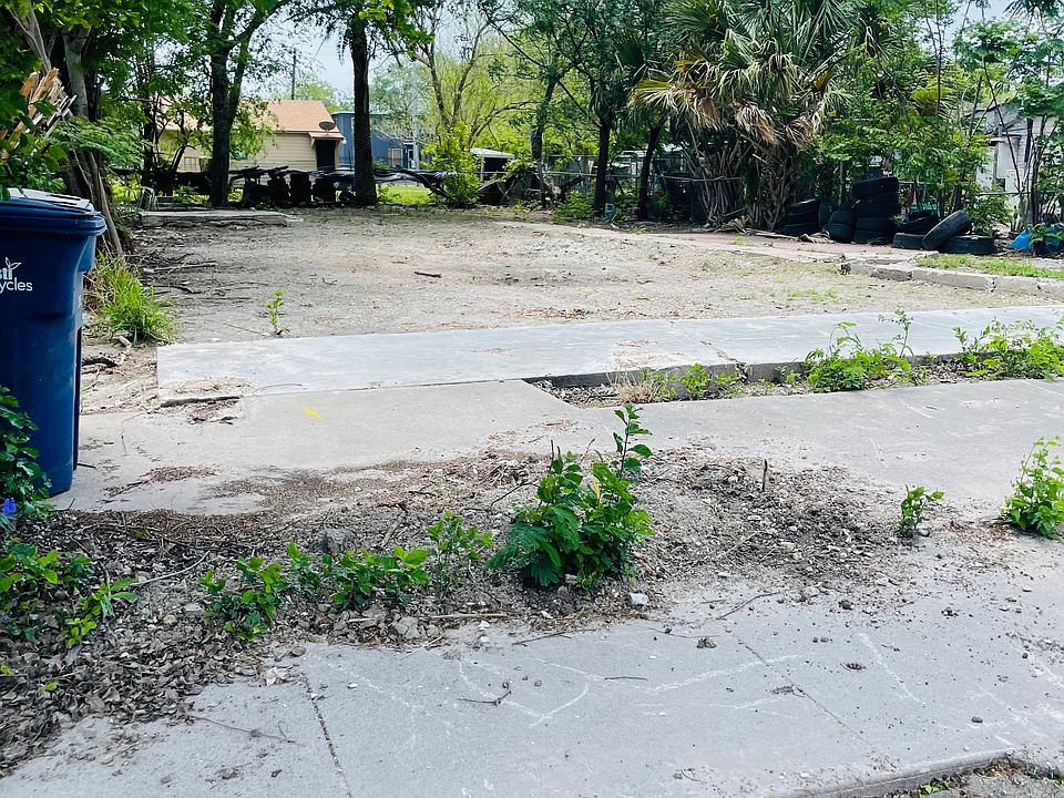 2nd image of 2303 Coleman Ave
