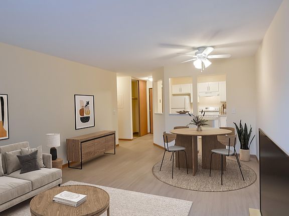 5th image of 10120 Lyndale Cir APT 208