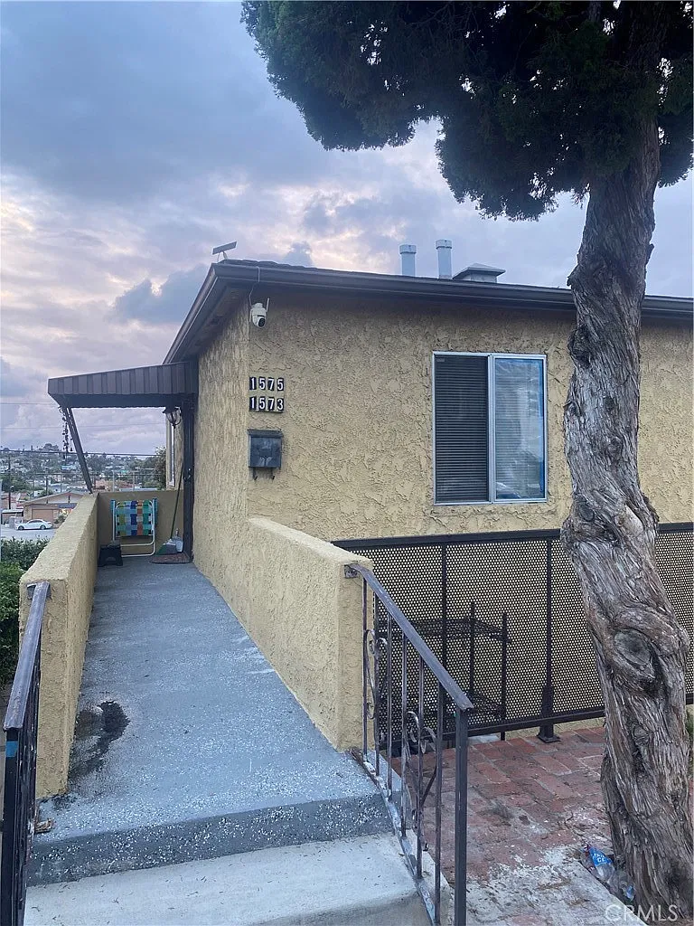 2 bed, 1458 sqft, $2,500 — Photo 1