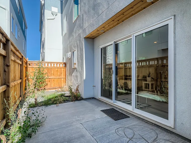 1456 N Zenobia St — Photo 11