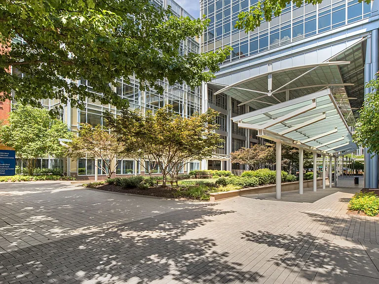 Crest Gateway — Photo 18