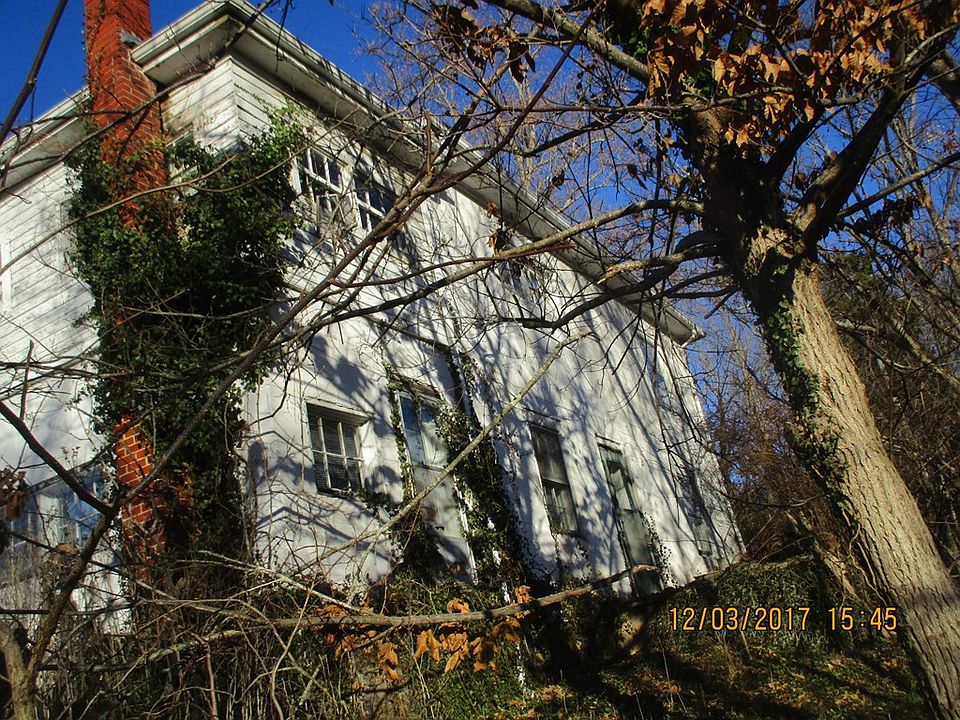 2nd image of 115 W Jackson St