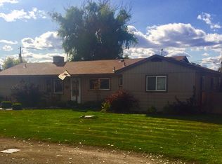 207 Blossom Dr, Moxee, WA 98936