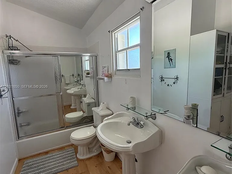 172 Valois Blvd — Photo 26