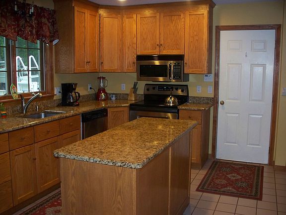 Oak kitchen with granite!
