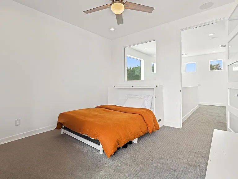 4533 E Devonshire Ave — Photo 39
