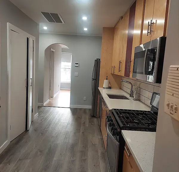136 Newel St #1 — Photo 1