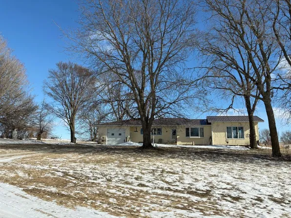 2514 175th St, Calmar, IA 52132