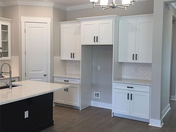 3rd image of 96018 Enclave Mnr
