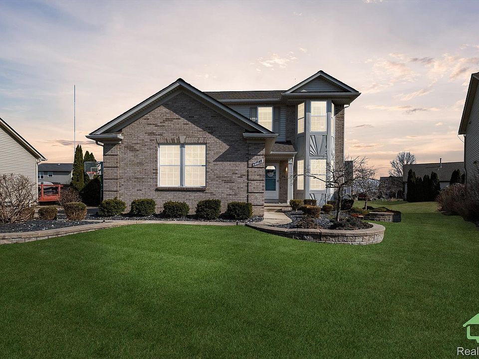 1st image of 27785 Oriole Ct