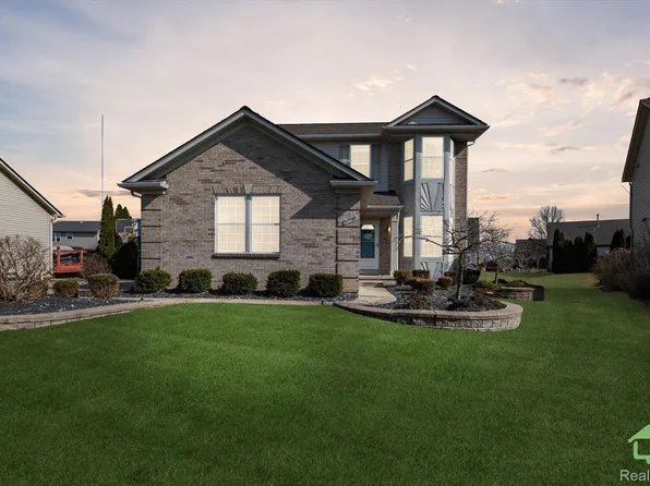 27785 Oriole Ct, Flat Rock, MI 48134
