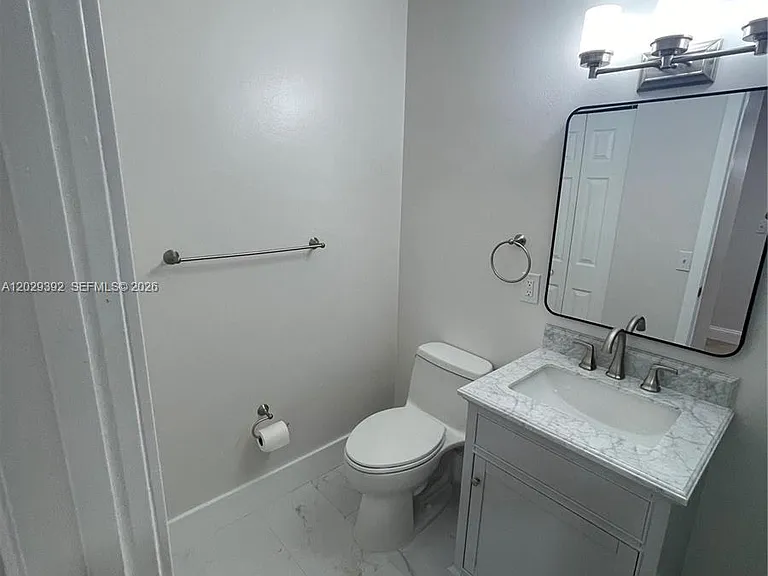1727 SW 136th Pl — Photo 9