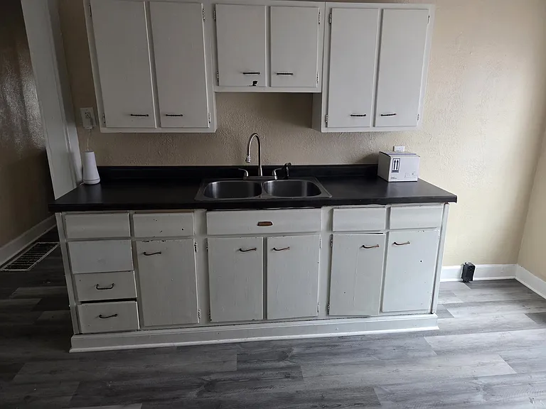 245 S Randolph St — Photo 4